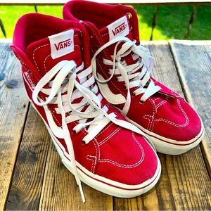 Vans High Tops Size 5.5 Women’s model 721356 Off The Wall Skate Shoe Red White